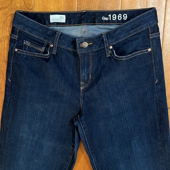 Gap Perfect Boot Jeans Size 30s Dark Wash Mid-Rise Classic Preppy Casual Work - Picture 2 of 12